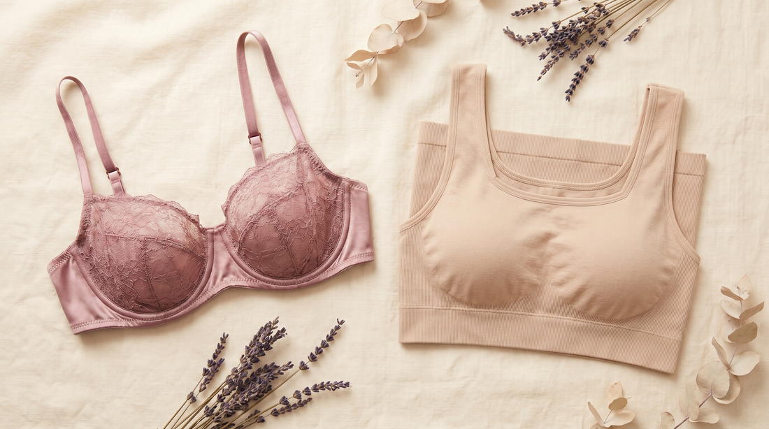 Comparatif : un soutien-gorge à armature à côté d'un débardeur beige à maintien intégré